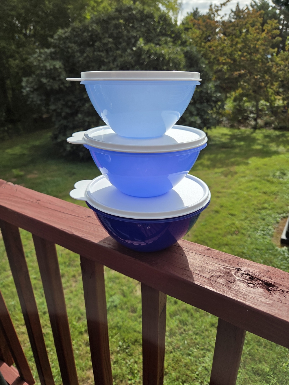 Stackable Small Blue Tupperware Plastic Food Storage Bowls with Lids